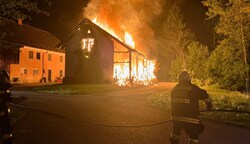 Drei Brände in Folge beschäftigten zuletzt die Feuerwehren im Mühlviertel, die Ermittlungen laufen. (Bild: TEAM FOTOKERSCHI.AT / PRIVAT)