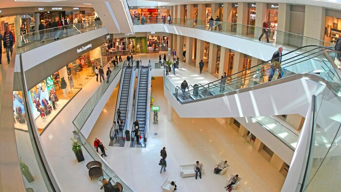 At 75 percent, stationary retail is clearly preferred to online shopping.