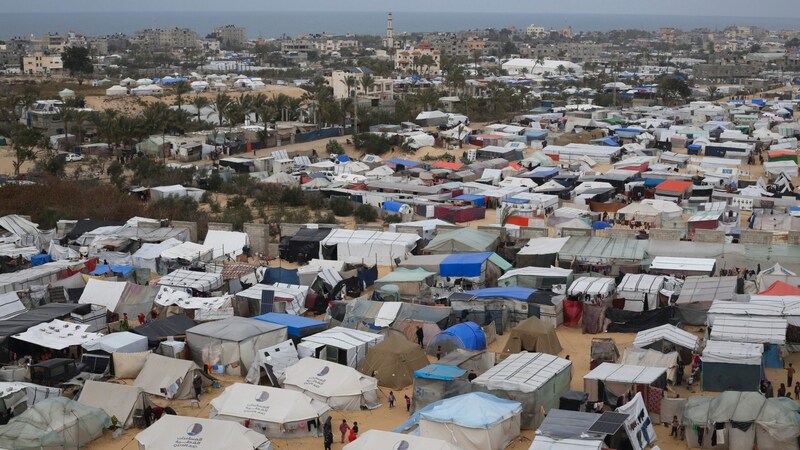 In Rafah befindet sich aktuell ein Großteil der Zivilbevölkerung. (Bild: AP ( via APA) Austria Presse Agentur/Hatem Ali)