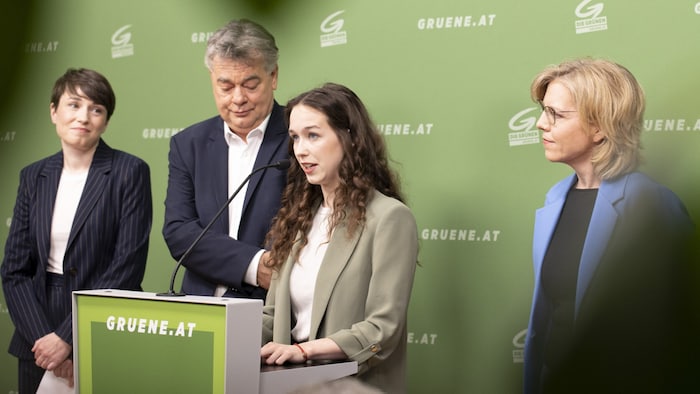 Yeşiller zaten gösterişli bir şekilde baş adaylarını desteklemiştir. 