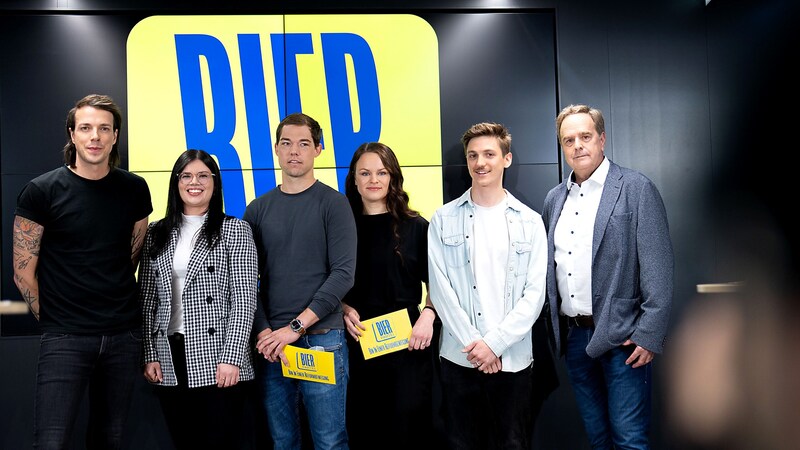 Dominik Wlazny und sein Team (v.l.): Viktoria Müllner, Thomas Schuster, Eva Loigge, Stefan Obkircher und Heinrich Leskowschek  (Bild: APA/GEORG HOCHMUTH)