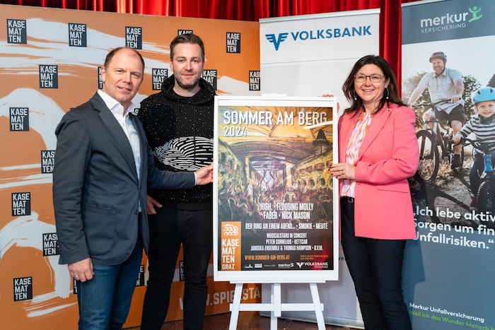 Bernhard Rinner, Chef der Bühnen Graz mit Pop-Superstar JOSH. und Generaldirektorin Monika ...