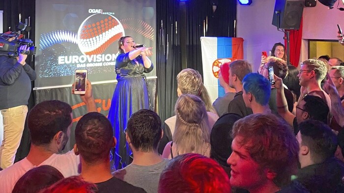 Gute Stimmung und Show-Acts warten etwa auch im Gugg.