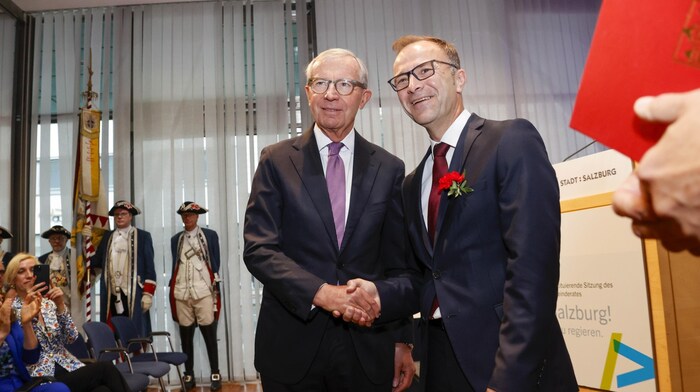 Auinger was sworn in by Governor Haslauer and chaired his first session.