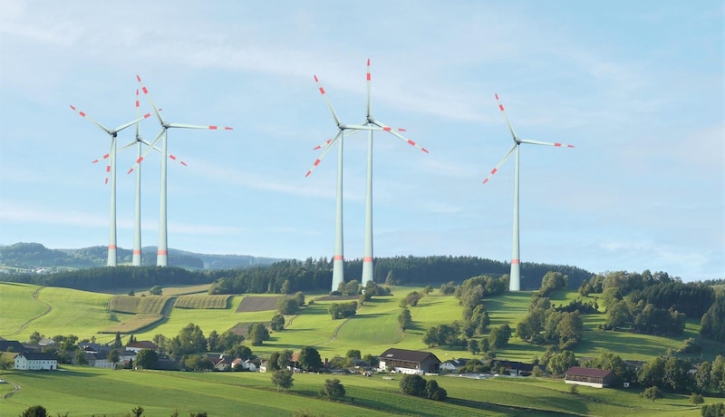 Diese Fotomontage des geplanten Windparks Schiffberg bei Rainbach im Mühlkreis, veröffentlicht von Gegnern der bis zu 260 Meter hohen Energieanlagen, stößt den Verbund-Verantwortlichen sauer auf: „Das ist pure Angstmache und unrealistisch.“ (Bild: IG FLIM)