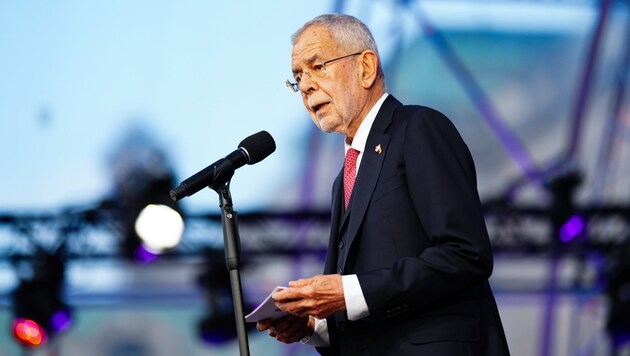 Bundespräsident Alexander Van der Bellen hielt am Mittwochabend eine Rede zur Befreiung vom Nationalsozialismus. (Bild: APA/Eva Manhart)