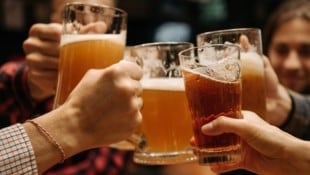 Getränke in der Gastronomie: für Wirte profitabel, für Gäste oftmals zu teuer (Bild: Shilling Bier)