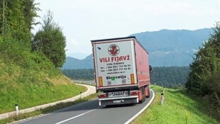 Seit Jahren rollt der Schwerverkehr von Slowenien über die Lavamünder Straße und raubt Bewohnern ...