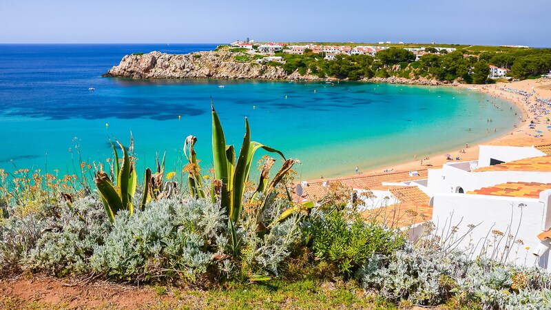 The beach of Arenal d'en Castell on Menorca (Bild: pkazmierczak - stock.adobe.com)