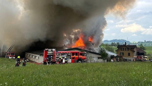 Der Brandort in der grenznahen Schweiz. (Bild: Kantonspolizei St. Gallen)