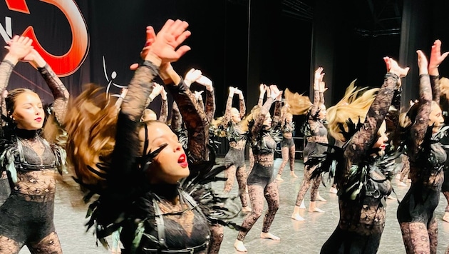 Showdance-Nummer bei den Austrian Open  (Bild: Tanzschule Hippmann)