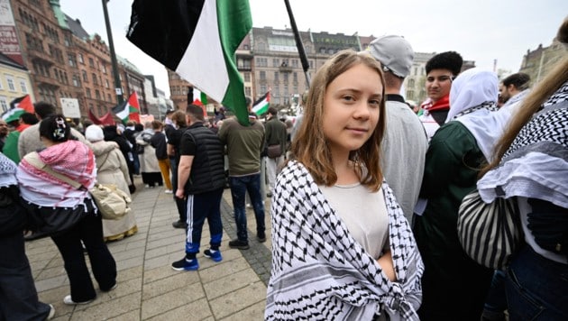 „Fridays for Future“-Ikone in Malmö Greta Thunberg mit Palästinensertuch (Bild: AFP/APA/TT NEWS AGENCY/Johan NILSSON)