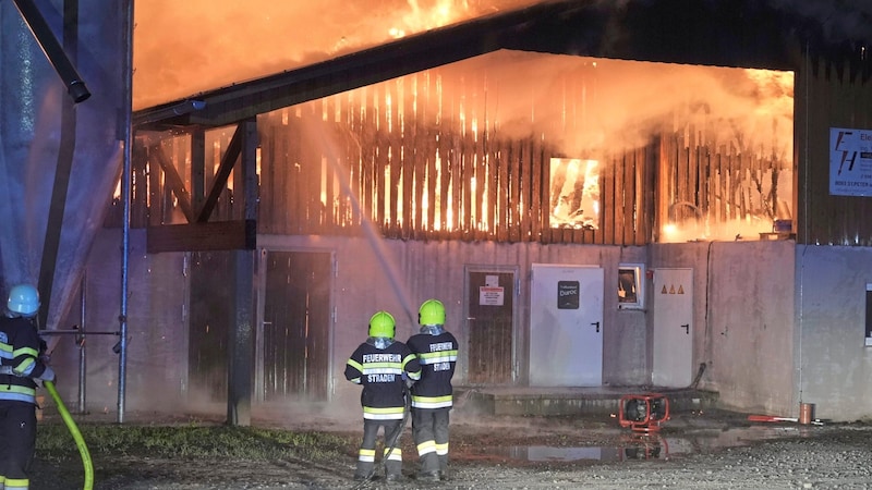 Herausfordernder Einsatz für fast 300 Feuerwehrleute (Bild: Pail Sepp)