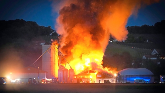 Your property burns down - but even with expensive new value insurance, you have to be careful that you are compensated for the damage. (Bild: Pail Sepp/Sepp Pail)