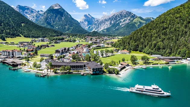 Der Achensee gehört zu den beliebtesten Sommerzielen in Tirol. (Bild: stock.adobe.com/Ralph Hoppe)