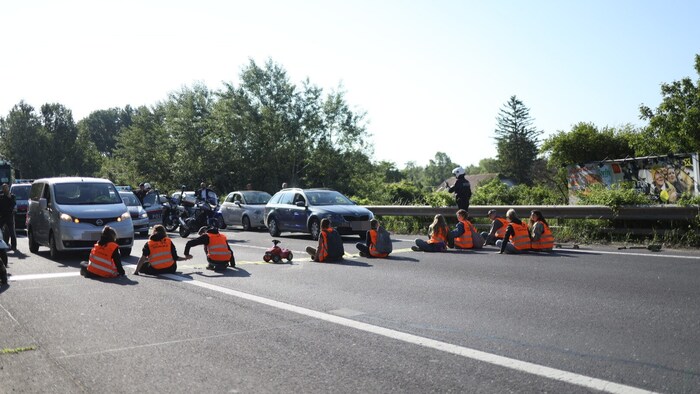 With glue, skateboards and the like, the activists caused quite a stir again shortly before the ...