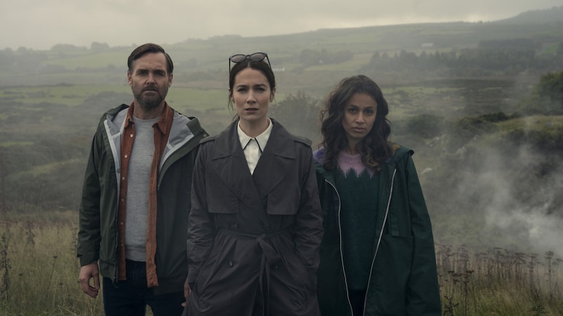 Trio mit Spannun(en): Gilbert (Will Forte), Dove (Siobhán Cullen) und Emmy (Robyn Cara). (Bild: Netflix)