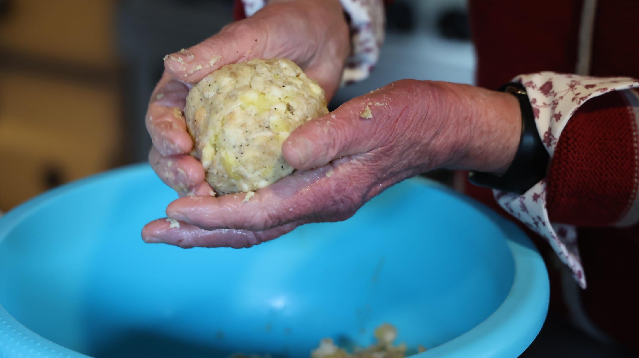 Oma Friedas Schmankerl - 100.000 Knödel – aber Köchin selbst mag sie ...