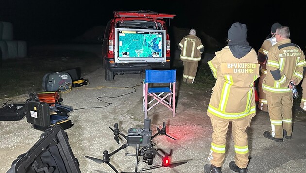 Im Zuge der Suchaktion, bei der auch Drohnen und Hubschrauber samt Wärmebildkameras zum Einsatz ...