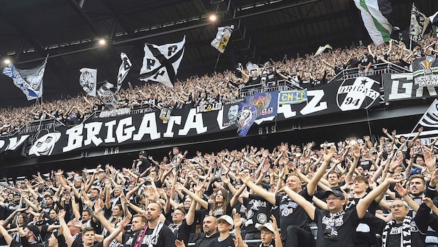 4000 Sturm-Fans wollen schon Sonntag in Linz den Titel feiern. (Bild: Pail Sepp/Marlene Borkenstein)