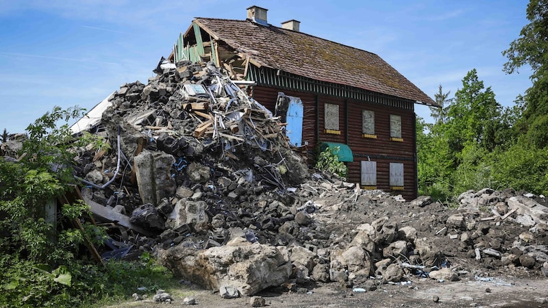 Unter den Trümmern wurden zum Glück keine Menschen begraben (Bild: Pressefoto Scharinger © Daniel Scharinger)