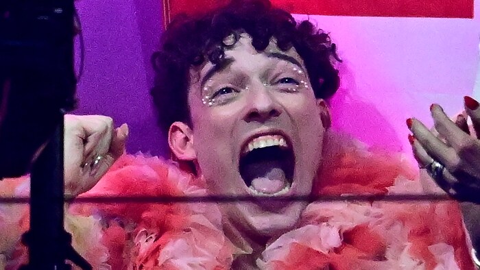 Mit Nemo gewann heuer erstmals eine nicht-binäre Person den Song Contest.