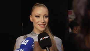 Kaleen lässt sich durch die schlechte Platzierung beim Song Contest nicht herunterziehen.