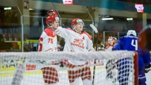 Dänemarks Nationalspieler Mathias From (li.) wechselt nach Klagenfurt.