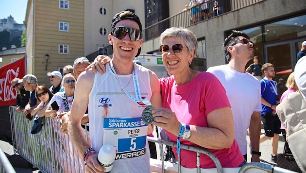 Peter Herzog won and was delighted with his mother Barbara about his home success. (Bild: Tröster Andreas/Andreas Tröster)