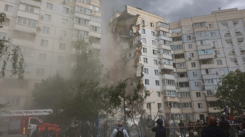 Beschädigte Wohnhäuser in der russischen Grenzregion Belgorod (Archivbild) (Bild: APA/AFP/STRINGER)