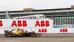 Auf dem still gelegten Berliner Flughafen Tempelhof ist die Formel E seit zehn Jahren Stammgast.  (Bild: Daphne Seberich / ServusTV)