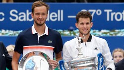 Daniil Medwedew (links) und Dominic Thiem standen sich einige Male gegenüber. (Bild: AFP/APA/Pau Barrena)