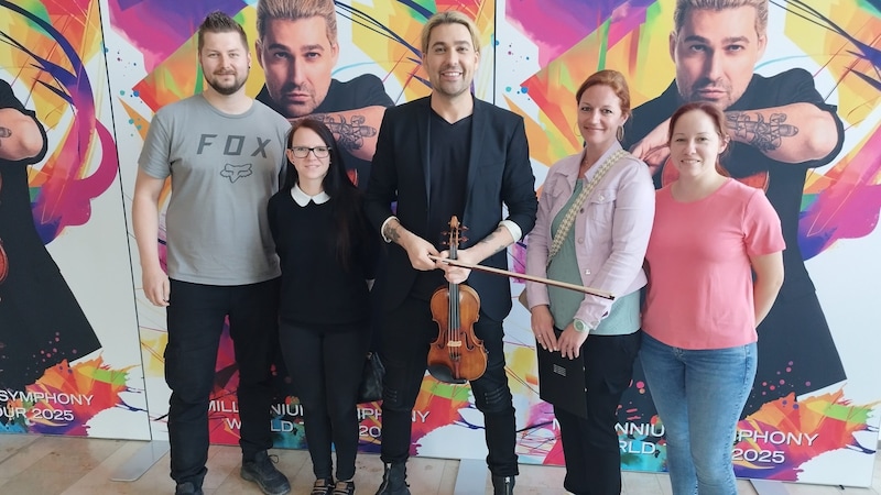 Die „Krone“-Gewinner Marko Noskovic, Alexandra Köllner, Barbara Schinzel und Sabrina Dissauer trafen ihren Helden live. (Bild: Robert Fröwein)