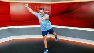 Philipp Jelinek turnt jeden Wochentag um 9:05 Uhr auf krone.tv. (Bild: Reinhard Holl)