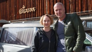 Schauspielerin Anna Maria Mühe mit dem Autor der „Totenfrau“-Trilogie Bernhard Aichner (Foto re.). (Bild: Birbaumer Johanna)