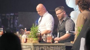 Die Grazer Stadthalle gleicht aktuell einer riesigen Koch-Show.