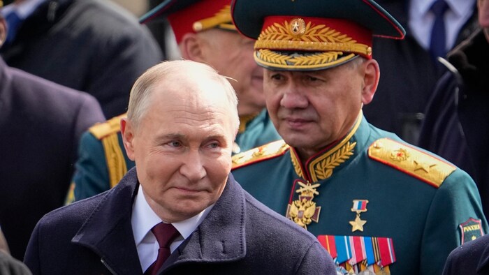 Putin und Schoigu am 9. Mai bei der Militärparade am Roten Platz