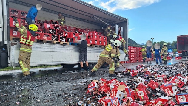 The fire department had a lot of cleaning up to do. (Bild: FF St. Johann)