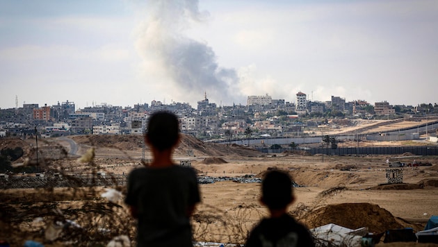 In den Stadtteilen Al-Jeneina, Al-Salam und Al-Brasil sollen bereits Panzer rollen. (Bild: AFP/AFP )