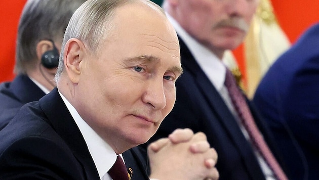 Vlagyimir Putyin elnök ötödik beiktatása után változtat a védelmi apparátusán. (Bild: APA/AFP/POOL/Mikhail METZEL)