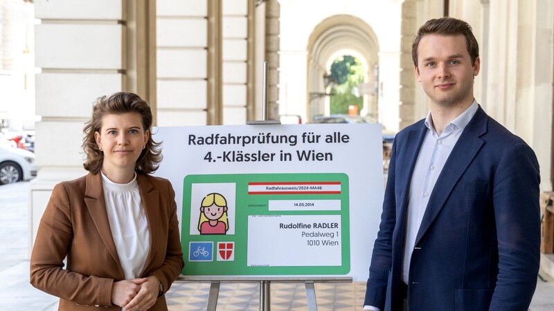 ÖVP-Verkehrssprecherin Elisabeth Olischar und Bildungssprecher Harald Zierfuß fordern, dass jedem Viertklässler in Wiens Volksschulen zumindest die Radfahrprüfung angeboten wird. (Bild: ÖVP Wien)