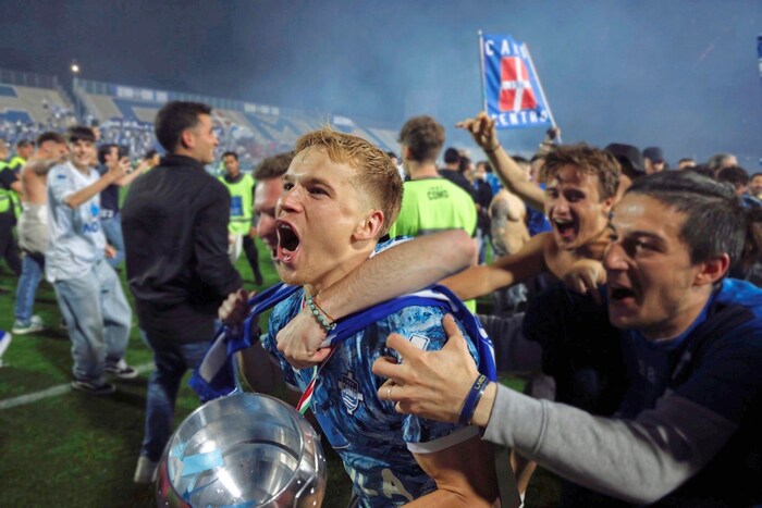 Der 22-Jährige feierte den Aufstieg in die Serie A.