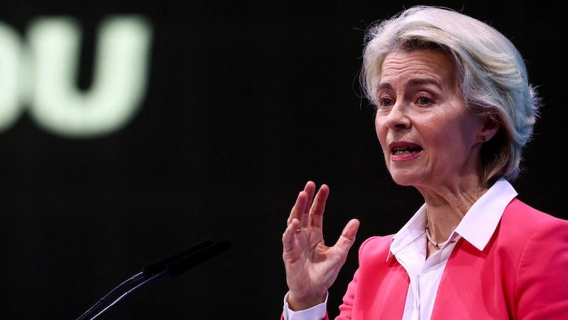 The fact that Ursula von der Leyen had the combustion engine phase-out reviewed caused the e-boom to stutter, says Sebastian Wolf. (Bild: REUTERS)