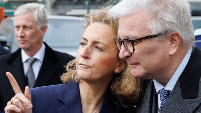 Prinzessin Claire und Prinz Laurent und Belgien Königs Philippe im Hintergrund