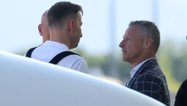 Stephan Reiter (right) picked up Pep Lijnders at Salzburg Airport. (Bild: Tröster Andreas/Andreas Tröster)