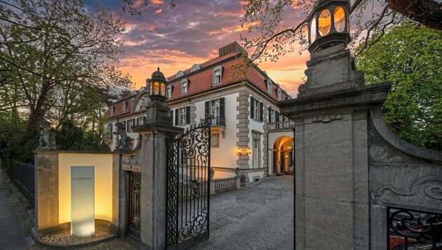 The Schlosshotel Berlin by Patrick Hellmann. The Austrian national soccer team is staying here during the EURO. (Bild: Schlosshotel Berlin)