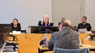 Der Angeklagte wird auch in Frankreich erwartet. will aber heim, nach Israel.