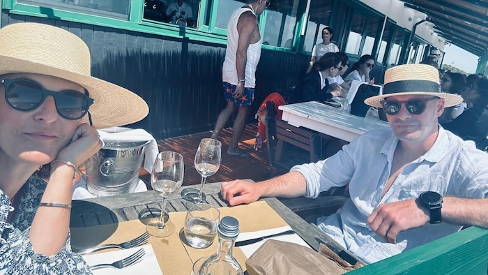 Sylwia and Patty Mössmer at their favorite restaurant "Carmen Bay" by the sea.