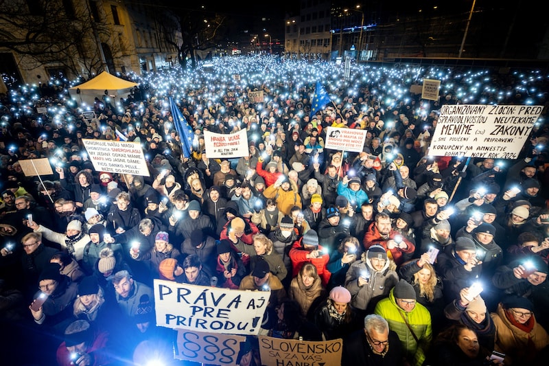 There have recently been mass protests against the Fico government. (Bild: AFP/TOMAS BENEDIKOVIC)