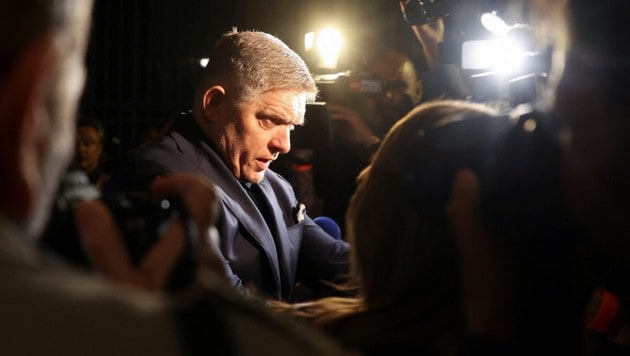 Robert Fico gilt in der Slowakei als höchst umstritten. (Bild: REUTERS/EVA KORINKOVA)